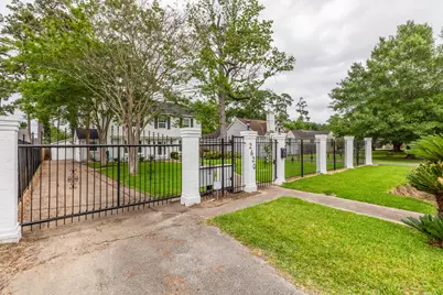 2620 Gladys Avenue, Beaumont, TX 77702 - Photo 2