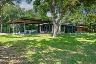 455 Post Oak Ct, Caldwell, TX 77836 - Photo 1