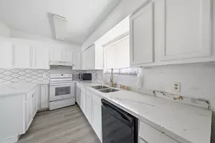 10075 Westpark Dr, Houston, TX 77042 - Photo 2