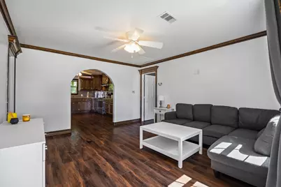 122 W Bernard Street, Clute, TX 77531 - Photo 4