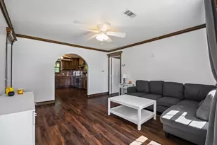 122 W Bernard St, Clute, TX 77531 - Photo 4