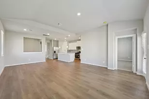 5925 Mockingbird Ldg Ln, Pearland, TX 77584 - Photo 2