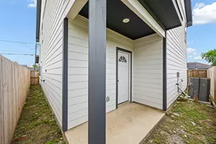 8203 Gladstone St, Houston, TX 77051 - Photo 30