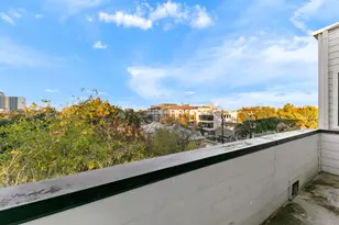 608 Oakley St, Houston, TX 77006 - Photo 32