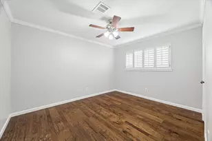 2310 Walnut Bend Ln, Houston, TX 77042 - Photo 22