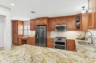 2310 Walnut Bend Ln, Houston, TX 77042 - Photo 18