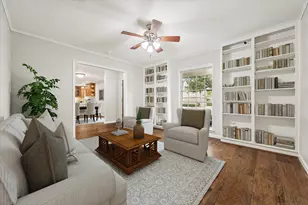 2310 Walnut Bend Ln, Houston, TX 77042 - Photo 6