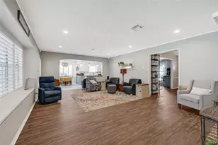 27113 S Harlan Ln, Conroe, TX 77385 - Photo 10
