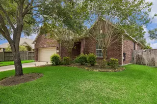 1619 S Lago Vista Dr, Pearland, TX 77581 - Photo 2