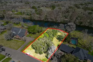 2141 Riverside Dr, West Columbia, TX 77486 - Photo 1