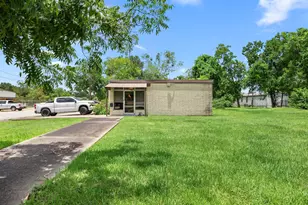 810-808 Morton St, Richmond, TX 77469 - Photo 2