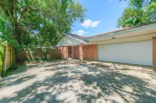 5218 Contour Pl, Houston, TX 77096 - Photo 20