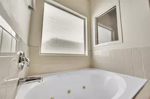 2614 Shady Acres Ct, Houston, TX 77008 - Photo 32