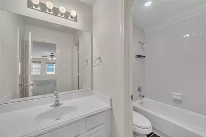 2614 Shady Acres Court, Houston, TX 77008 - Photo 36