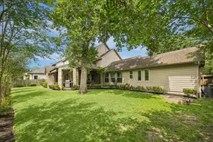 1717 Creek Dr, Houston, TX 77055 - Photo 38