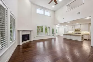 1717 Creek Dr, Houston, TX 77055 - Photo 2