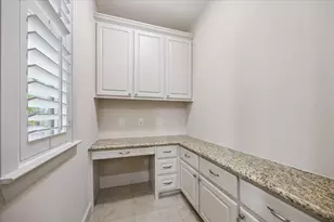 1717 Creek Dr, Houston, TX 77055 - Photo 22