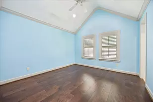 1717 Creek Dr, Houston, TX 77055 - Photo 30