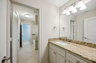 1717 Creek Dr, Houston, TX 77055 - Photo 32