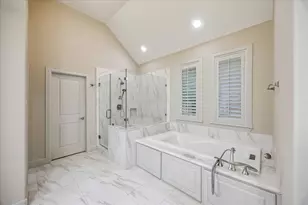 1717 Creek Dr, Houston, TX 77055 - Photo 10