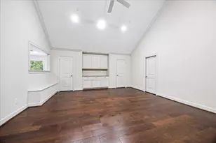 1717 Creek Dr, Houston, TX 77055 - Photo 14