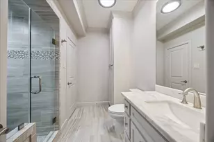 1717 Creek Dr, Houston, TX 77055 - Photo 24