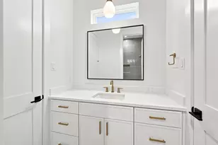 611 E 25th St, Houston, TX 77008 - Photo 26