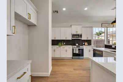 3319 Almond Creek Drive, Houston, TX 77059 - Photo 20