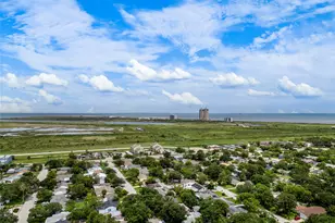 921 Marine Dr, Galveston, TX 77550 - Photo 34