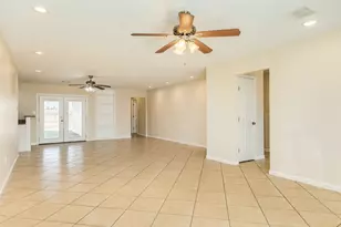 3206 Pine St, Galveston, TX 77551 - Photo 10