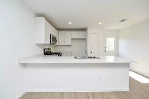 1542 San Sebastien Dr, Conroe, TX 77301 - Photo 14