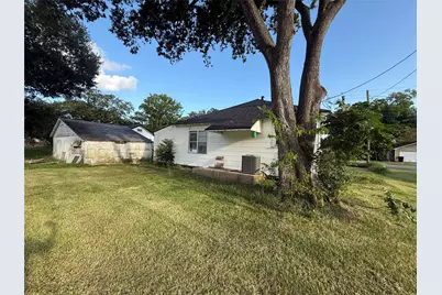 2213 Matthews Street, Bay City, TX 77414 - Photo 2