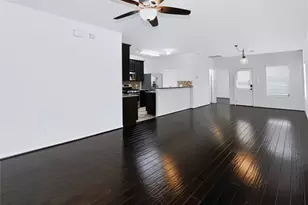 4918 Vista Village Ln, Houston, TX 77092 - Photo 4