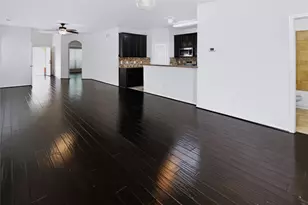 4918 Vista Village Ln, Houston, TX 77092 - Photo 6