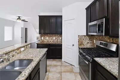 4918 Vista Village Lane, Houston, TX 77092 - Photo 12