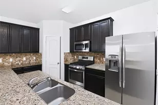 4918 Vista Village Ln, Houston, TX 77092 - Photo 10