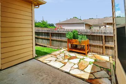 4918 Vista Village Lane, Houston, TX 77092 - Photo 28