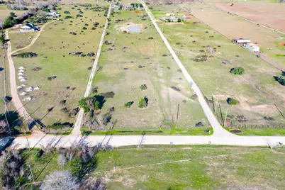 682 Schultz Road S, Sealy, TX 77474 - Photo 2