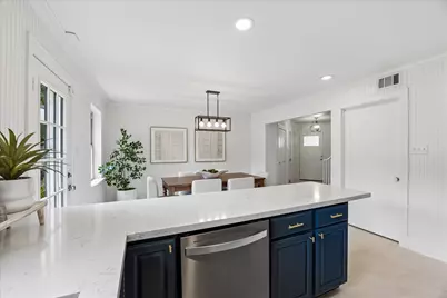 2406 Brooktree Drive, Houston, TX 77008 - Photo 14