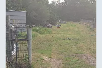 925 Cattlemens Row, Lockhart, TX 78644 - Photo 14