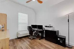 38 S Pinto Point Cir, The Woodlands, TX 77389 - Photo 8
