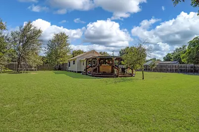805 Trinity Street, Anahuac, TX 77514 - Photo 18