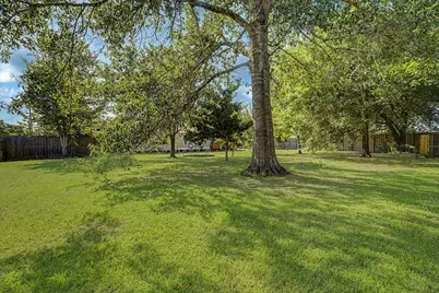 805 Trinity Street, Anahuac, TX 77514 - Photo 24