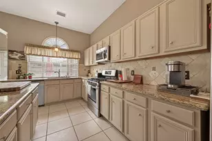 1815 Glen Oak Ct, Sugar Land, TX 77479 - Photo 10
