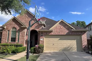 5811 Caper Shores Ln, Sugar Land, TX 77479 - Photo 2