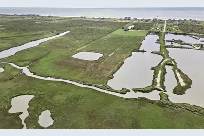 907 Thompson Drive, Gilchrist, TX 77617 - Photo 42