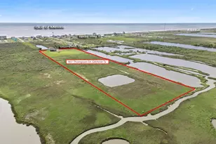 907 Thompson Dr, Gilchrist, TX 77617 - Photo 1