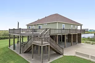 907 Thompson Dr, Gilchrist, TX 77617 - Photo 14