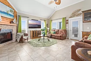 907 Thompson Dr, Gilchrist, TX 77617 - Photo 16