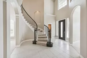 13915 Foyt Dr, Mont Belvieu, TX 77523 - Photo 2